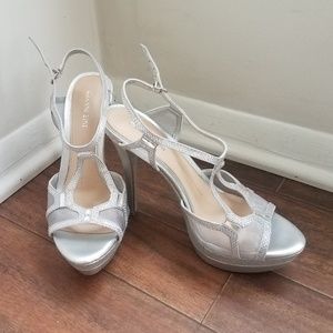 Gianni Bini Sandals